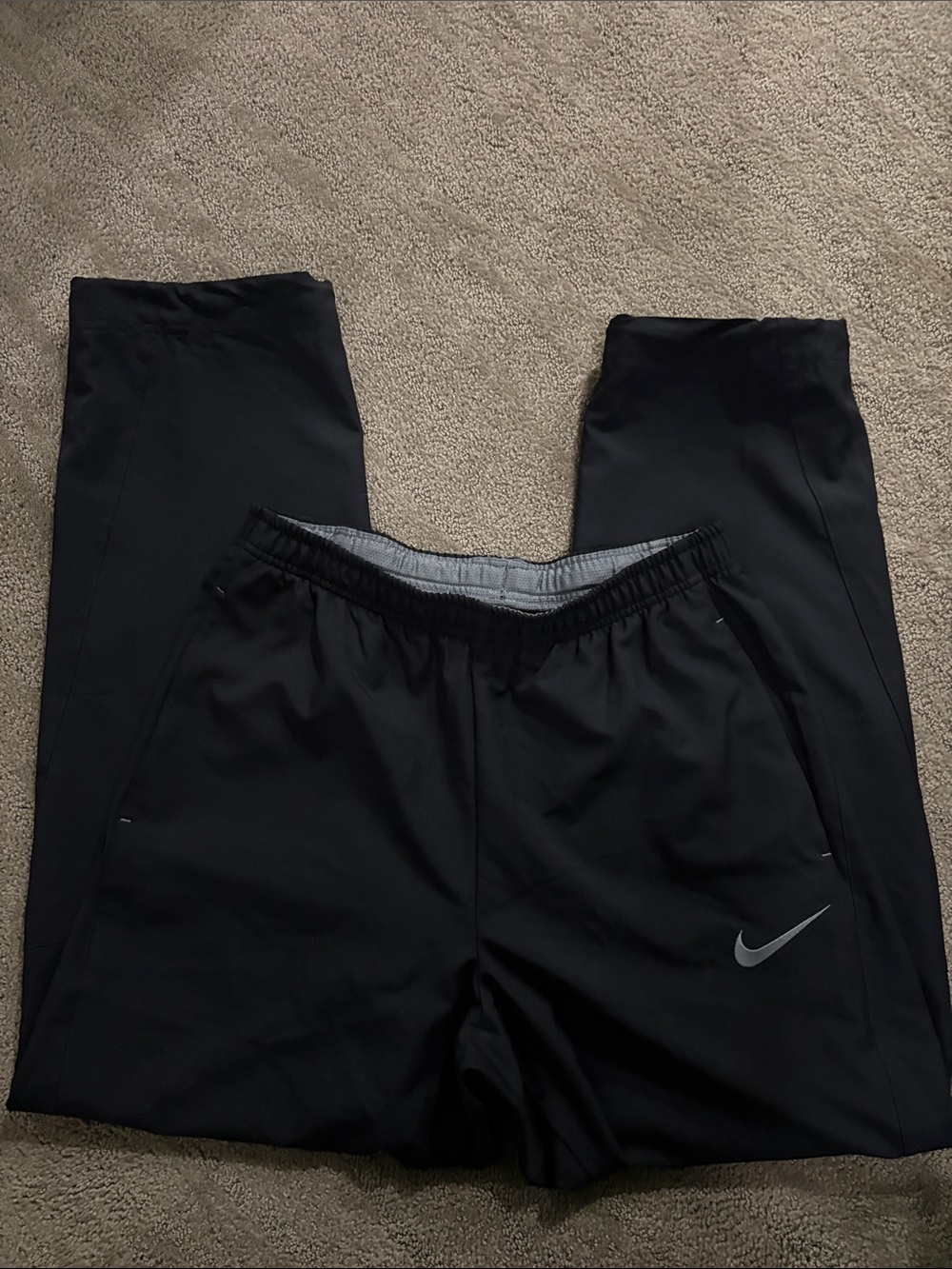 Nike dri fit Men's Black Jogger Pants with Reflective Swoosh size M
